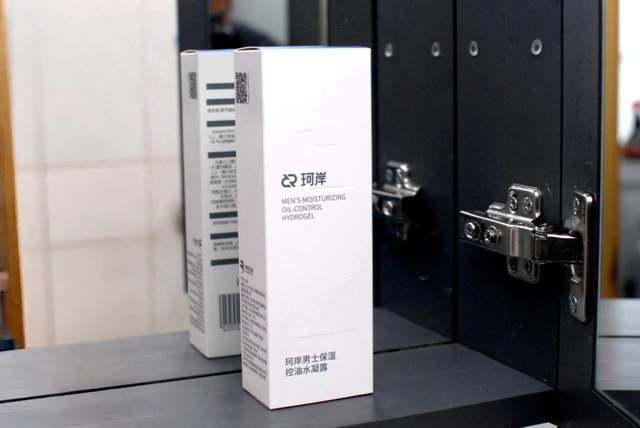 控油新宠！珂岸男士保湿控油水凝露：解锁清爽新体验