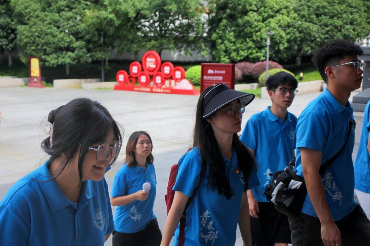 重人科女教官（从杀手训练营开始当教官） 重人科女教官（从杀手练习
营开始当教官） 女科知识