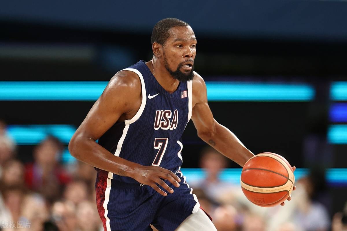 美国队历史级别的得分手杜兰特在奥运决赛对阵法国队时表现如何?