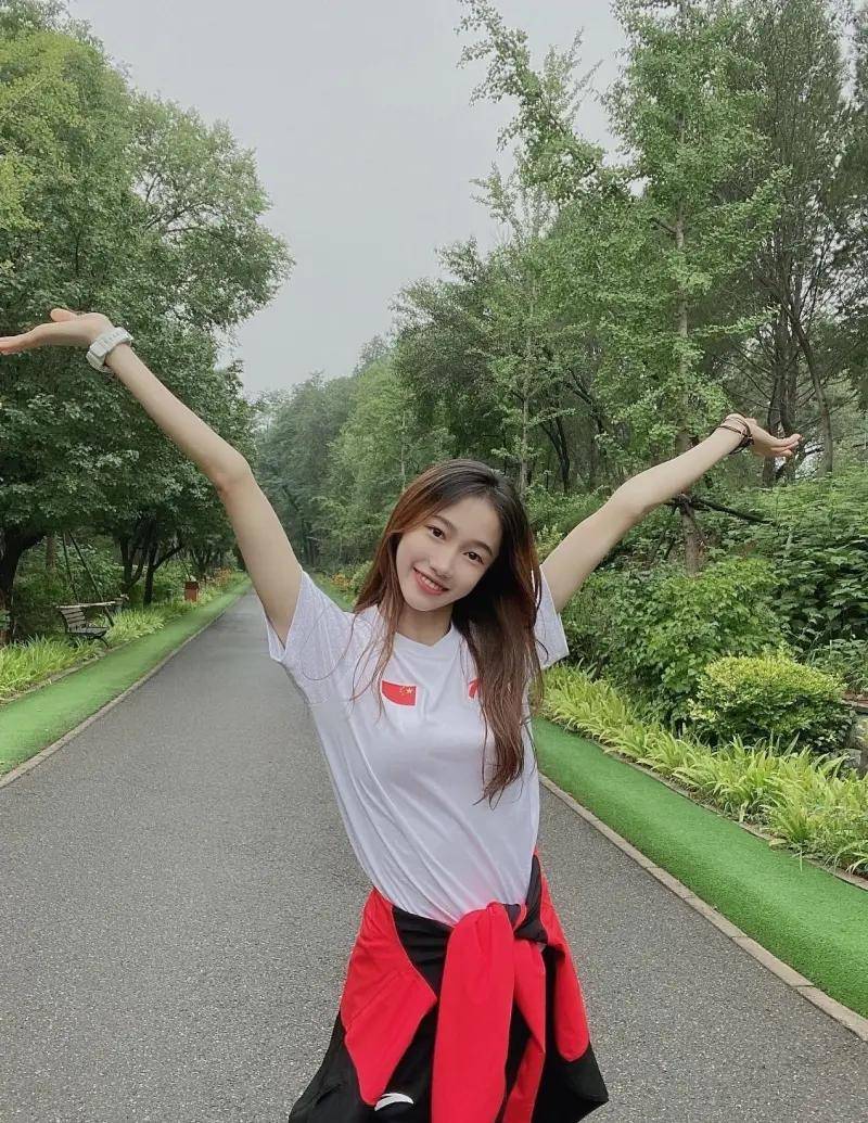 中国艺术体操运动员黄张嘉洋