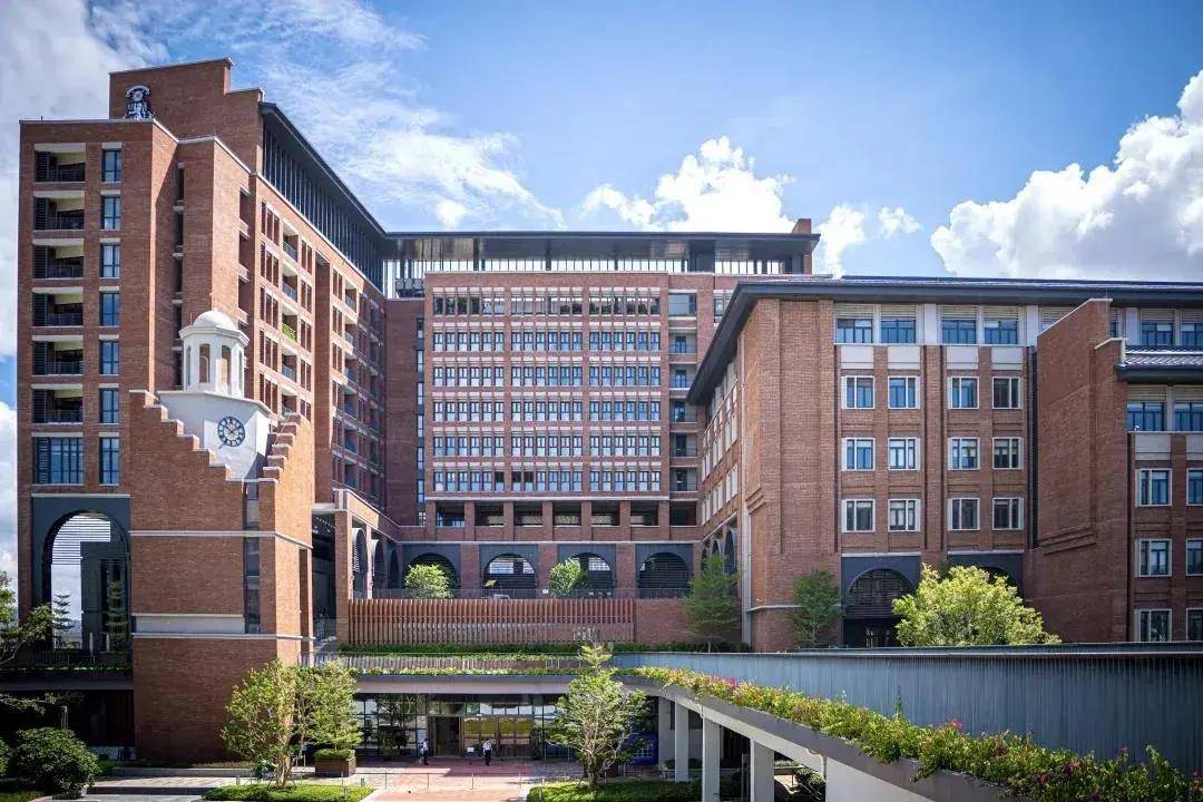 学校类别:私立独立的国际学校学费:162,158hkd-220,504hkd/年寄宿费