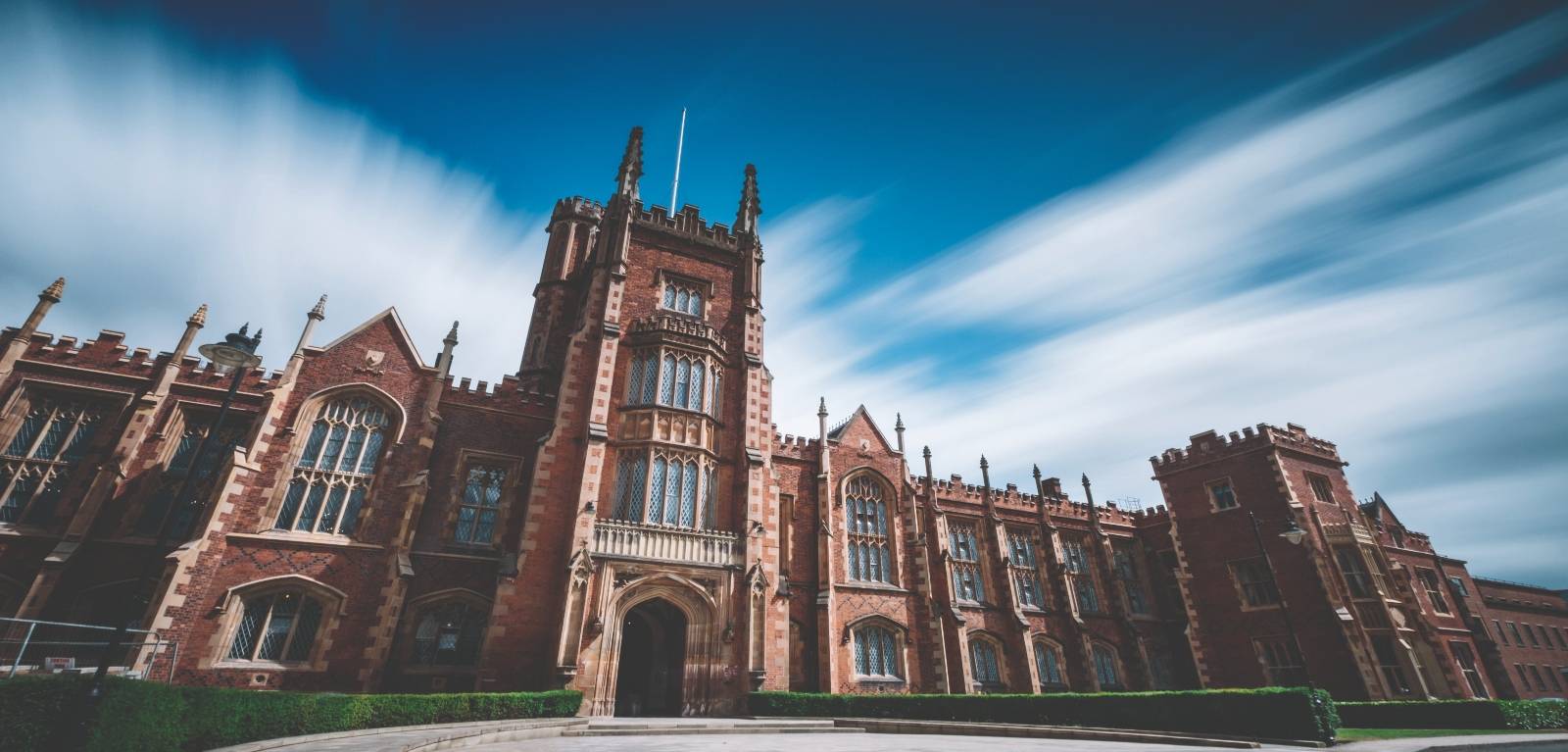 英国贝尔法斯特女王大学在2024年qs世界大学学科排名中名列前茅