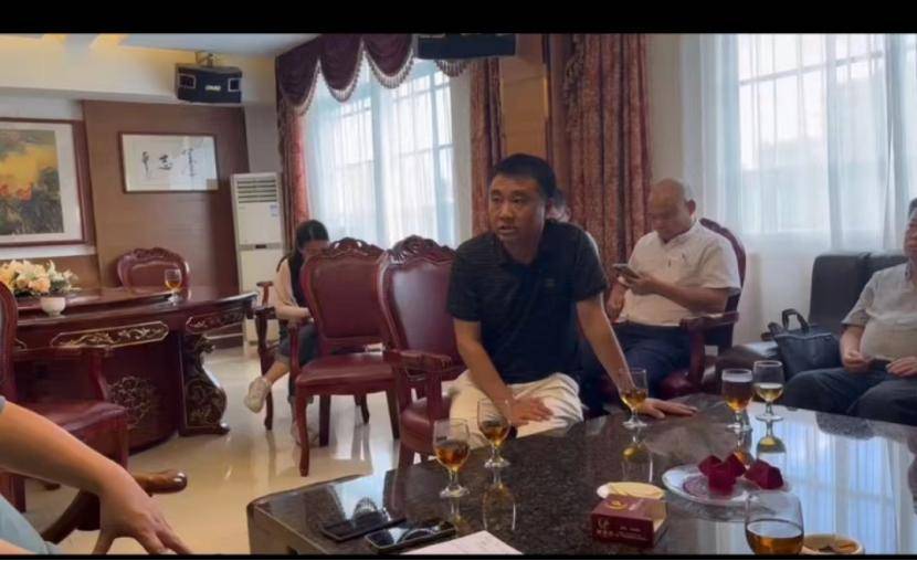 广东江门：初一男生晚自习猝死 家属质疑学校未及时救治