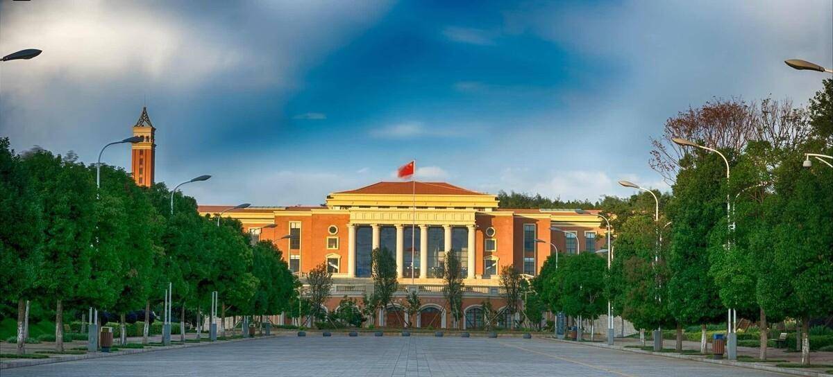 湖南师范大学:湘江学府,人文摇篮