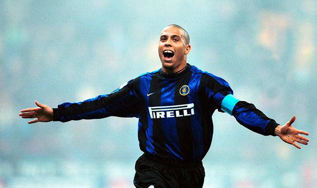 卡卡论梅西:集体荣誉的主角与超越体系的传奇