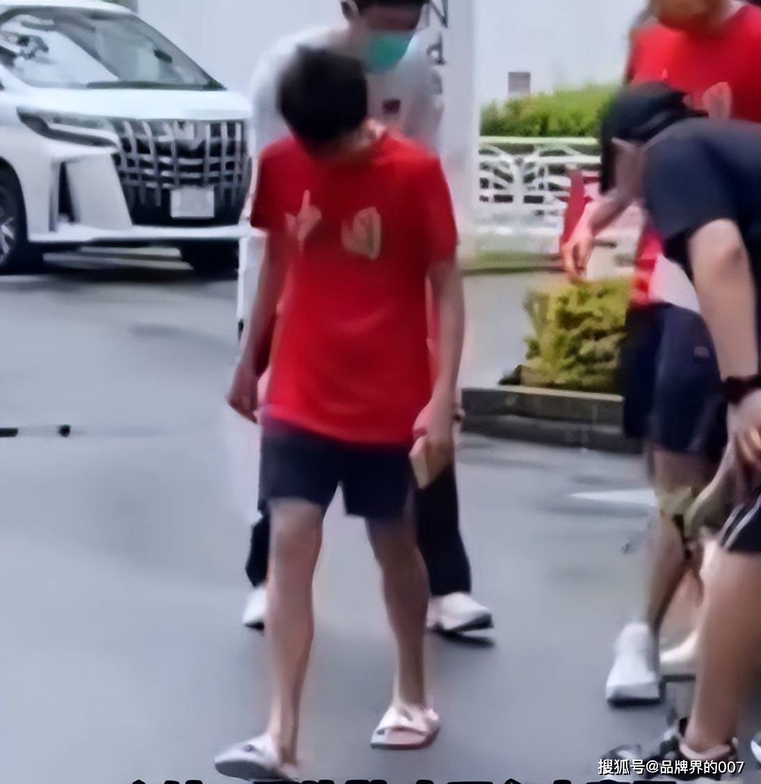 被狠狠拿捏了！奥运穿拖鞋，广东没帅哥？全红婵顶配开局的松弛感_搜狐网