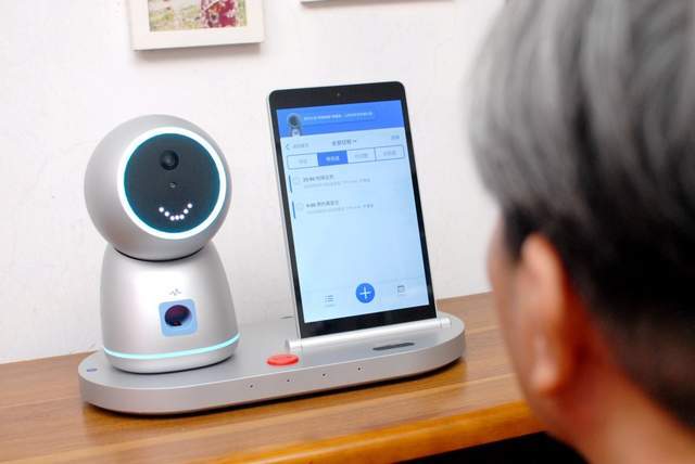 优得护养老陪伴机器人评测:用科技温暖,守护父母每一刻