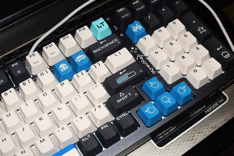 免驱RT功能 阿尔法光轴 双飞燕像素大战AT98重新定义变速光轴