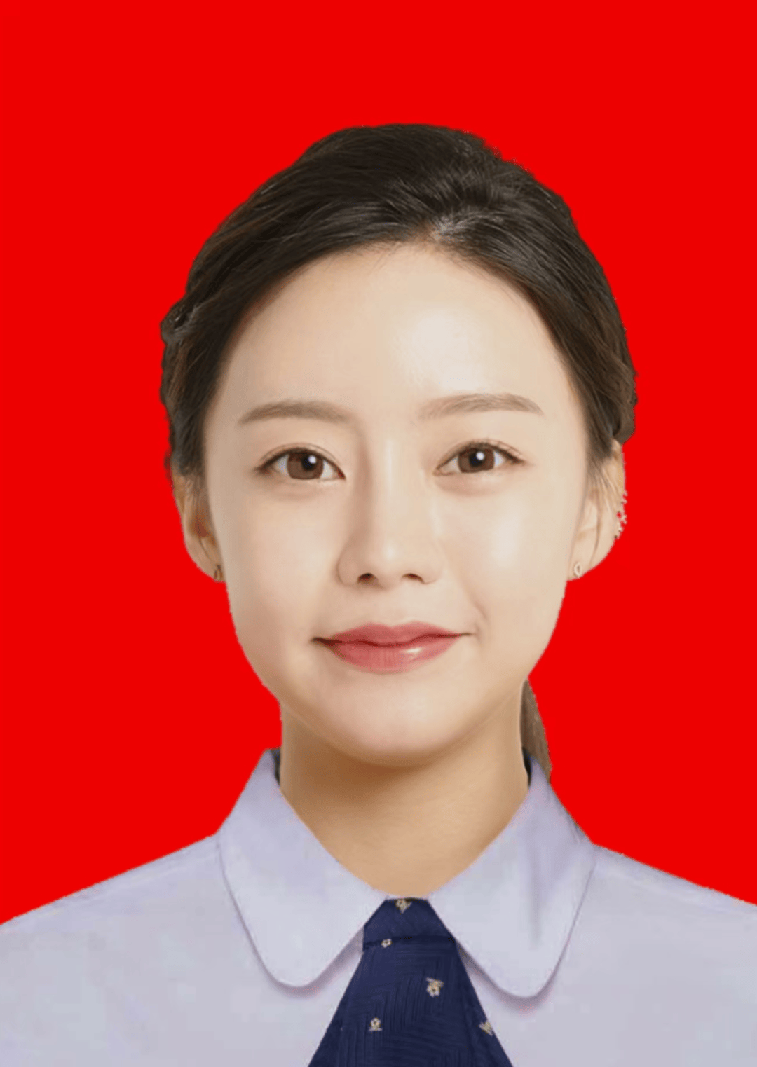 红底证件照可以这样拍?被年轻人学疯了!