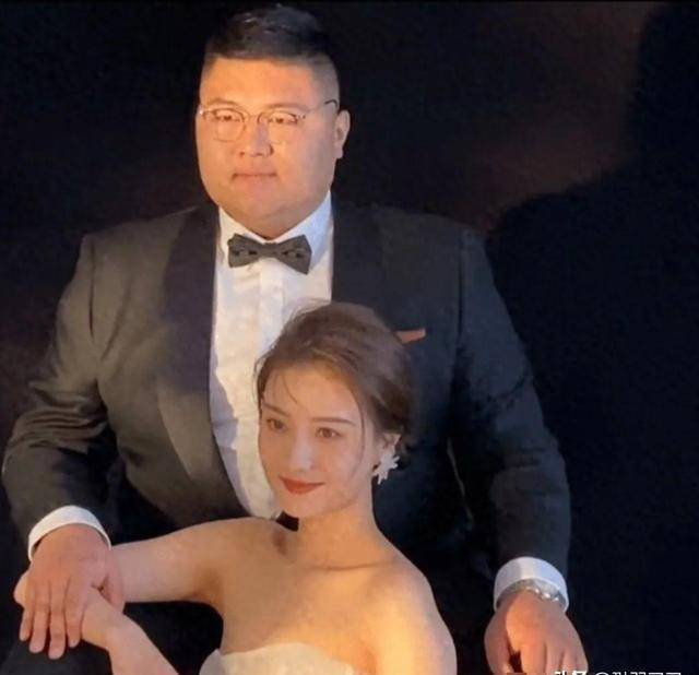 千万网红猴哥说车翻车”老婆控诉其三大罪行，评论回应太心酸-网红猴哥怎么了