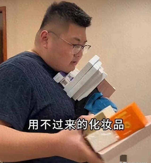 千万网红猴哥说车翻车”老婆控诉其三大罪行，评论回应太心酸-网红猴哥怎么了