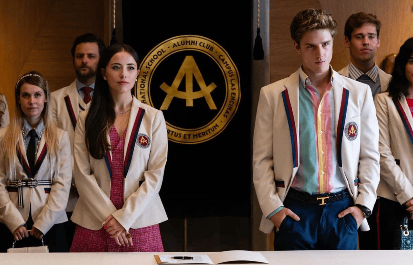netflix续订,颜值惊人三观炸裂_名校_风暴_剧集