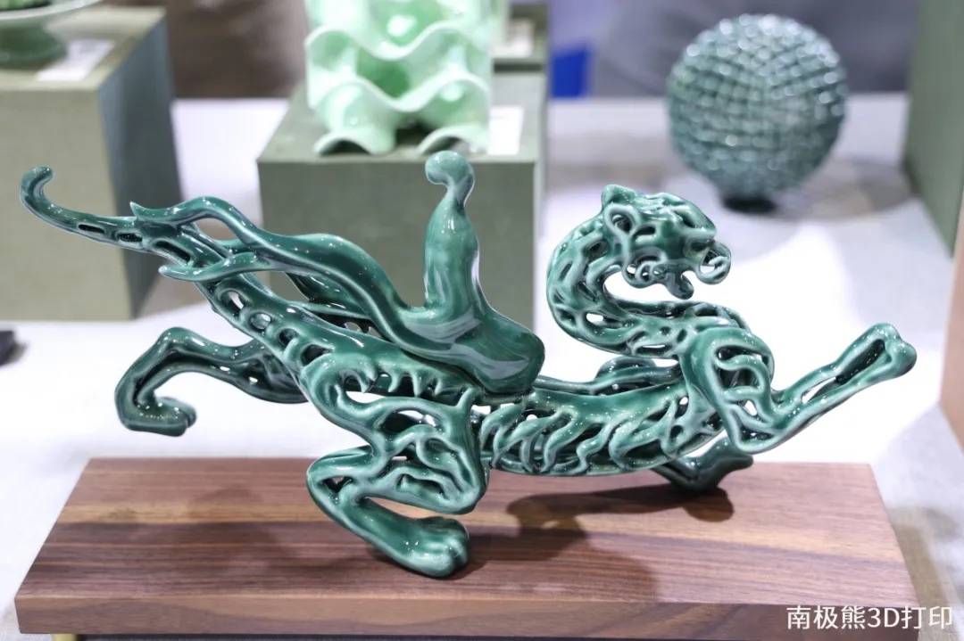 微瓷科技展出的3dp技术打印的陶瓷艺术品以上是部分南极熊逛展过程