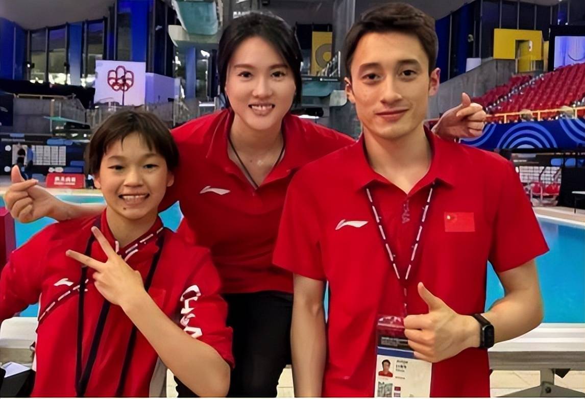 31岁陈若琳与牛骏峰同游环球影城:曾晒过巴黎合影,是杨紫发小!