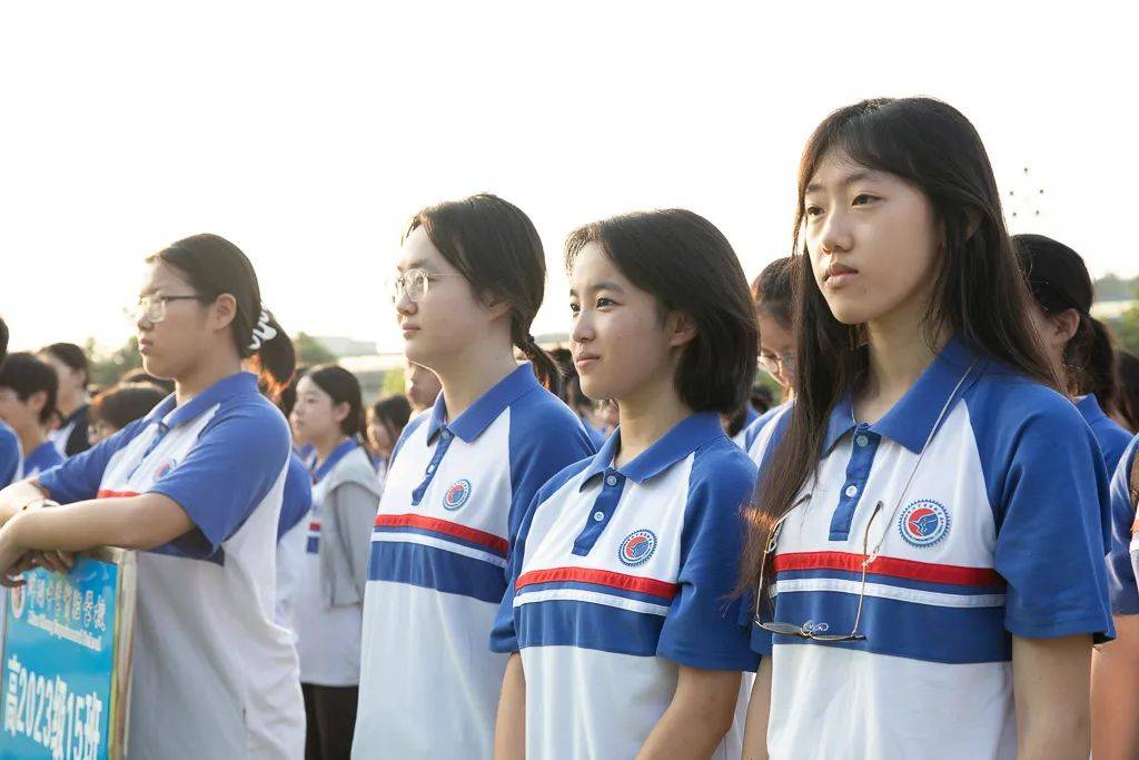 9月1日上午7:40,绵阳中学实验学校2024至2025学年度上期开学典礼在我