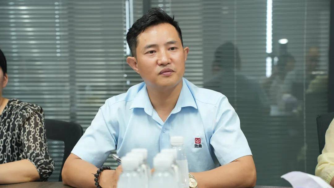 涂赋能丨新质赋能支招劲鼎，给出“霸蛮”仿石漆的金点子 