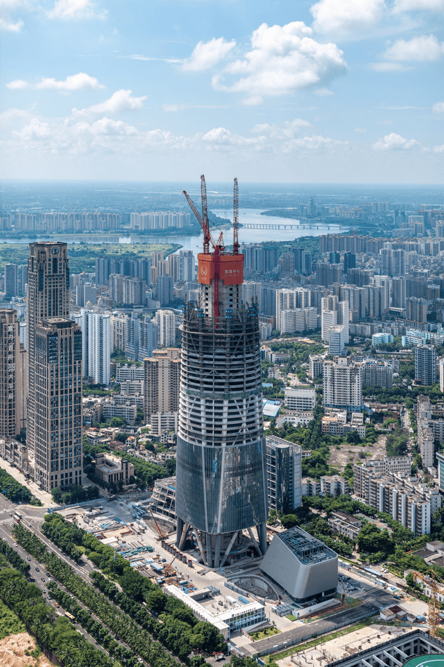 没停工!海南"第一高楼"回应:建设高度已超240米