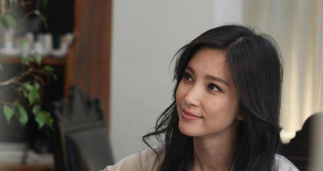 51岁李冰冰:人生经历太坎坷,自曝怕冷长期失眠,至今依旧单身