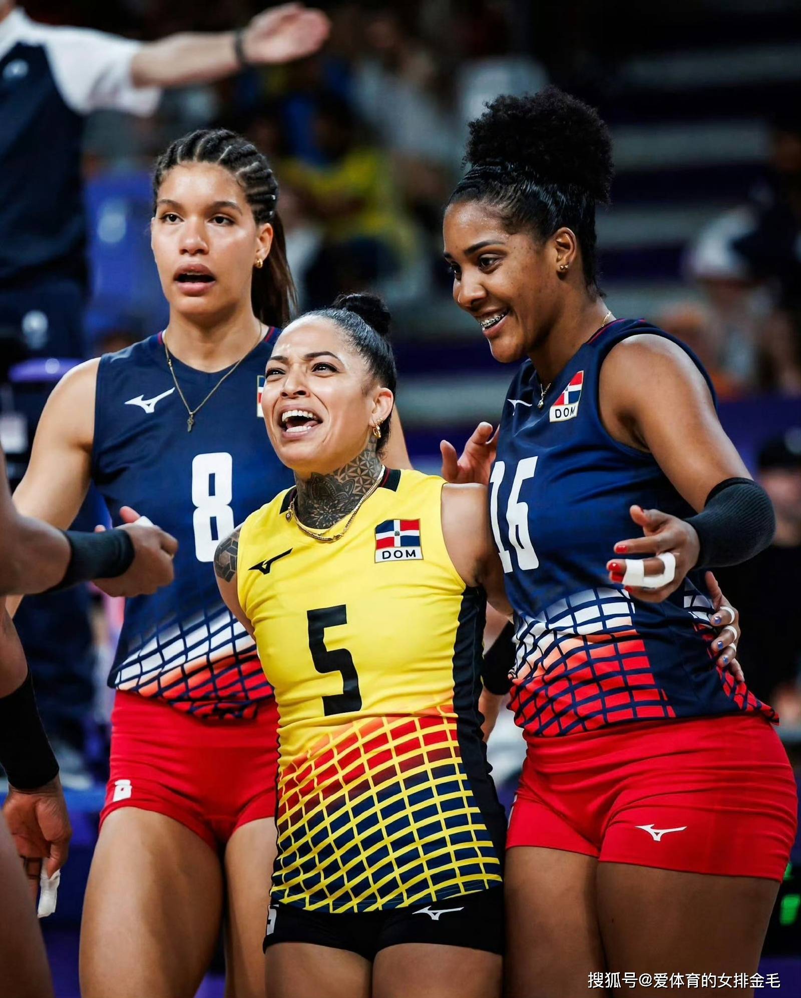 她在在今年vnl对阵保加利亚的五局大战中单砍37分,并跟随多米尼加女排
