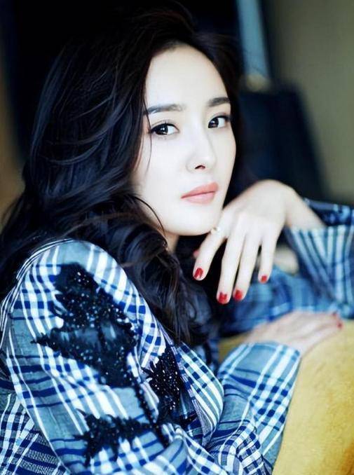 37岁生日这天,人情冷暖"在杨幂体现得淋漓尽致,黄渤早看透!