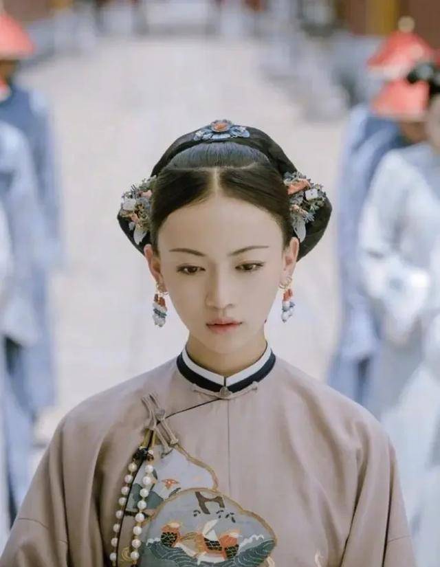 吴谨言和洪尧领证了,延禧攻略的魏璎珞嫁给了弘昼!