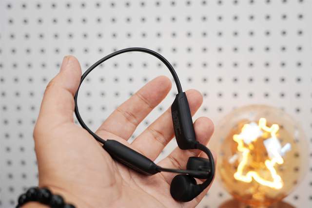 科技助听新选择:zdeer骨传导助听器,无障碍沟通新伴侣