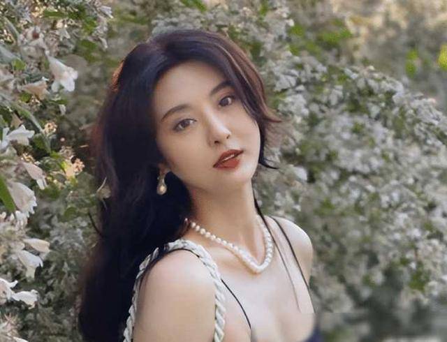 来自江西的10个美女明星,个个貌美似仙女,你最喜欢谁?