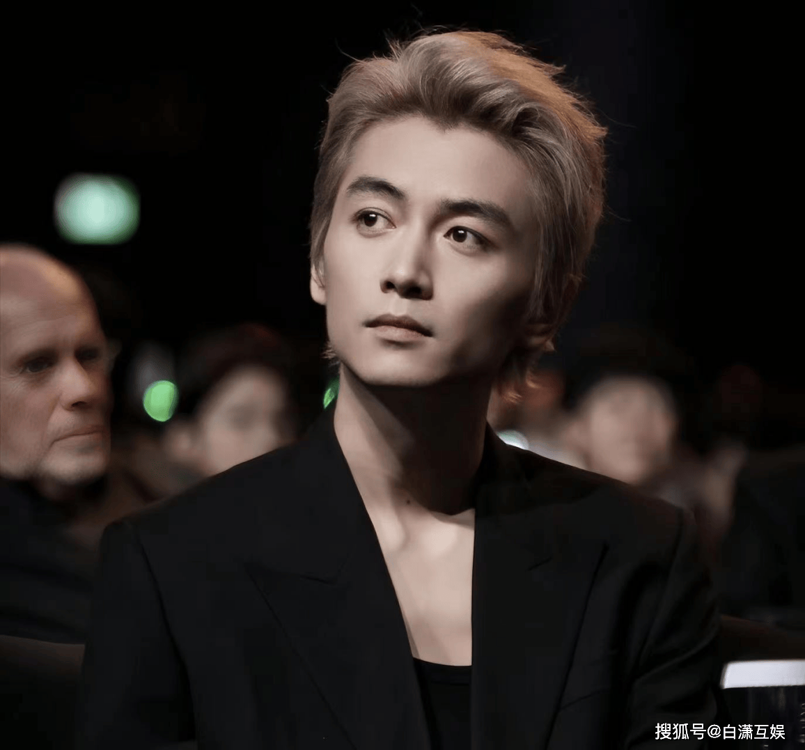避开红毯的陈晓,暴露了与陈妍希的婚姻内幕,周冬雨的话又应验了
