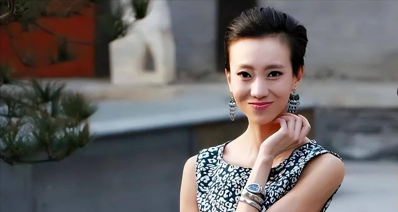 刘岩的故事告诉我们,生活就像跳舞,即使遇到了意外的绊脚石,我们也要