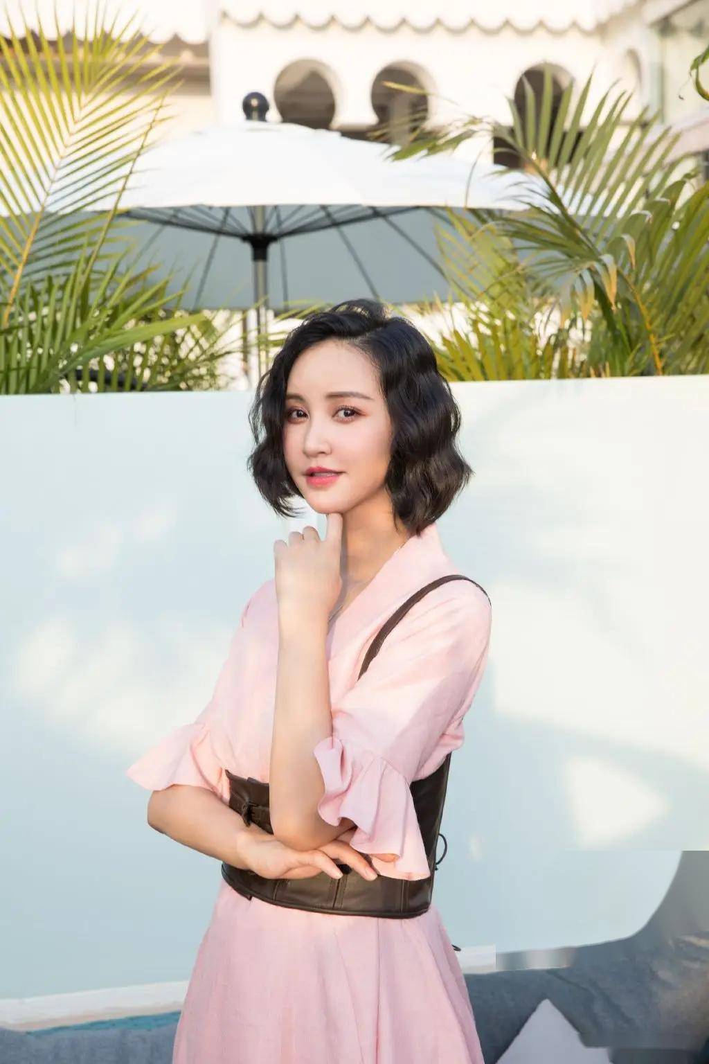 张歆艺写真曝光,这谁顶得住!迷人美貌让人陶醉