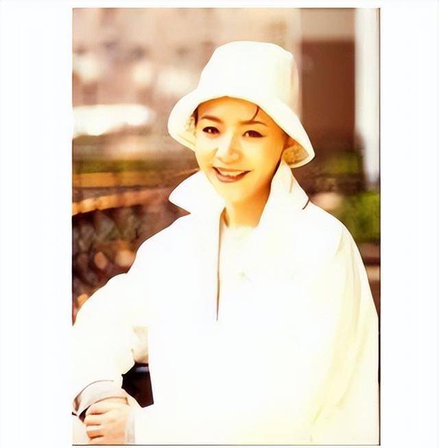 63岁依旧风生水起的宋丹丹,终是成了英达高攀不起的人_姜妍_袁刚_男友