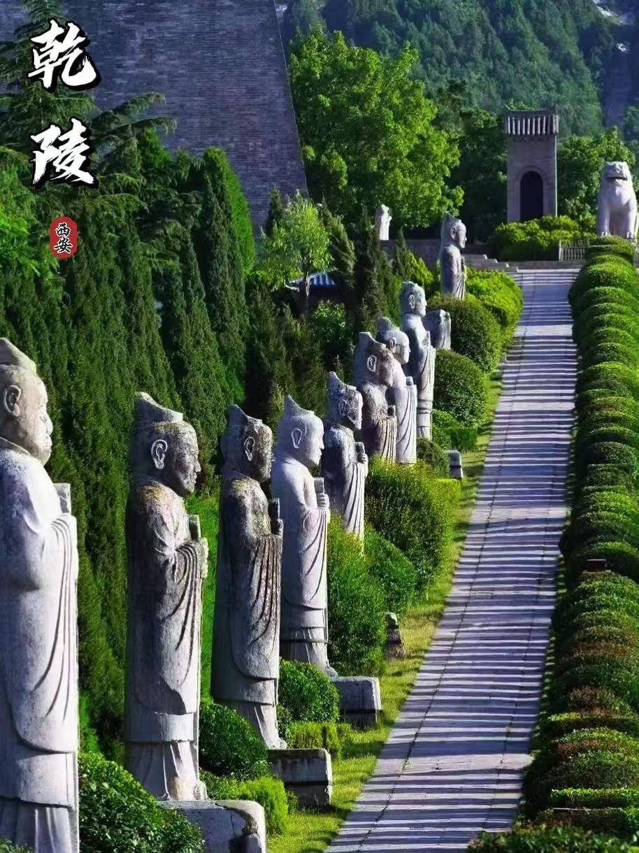 在这个充满历史底蕴的城市,我和朋友们决定来一场说走就走的旅行.