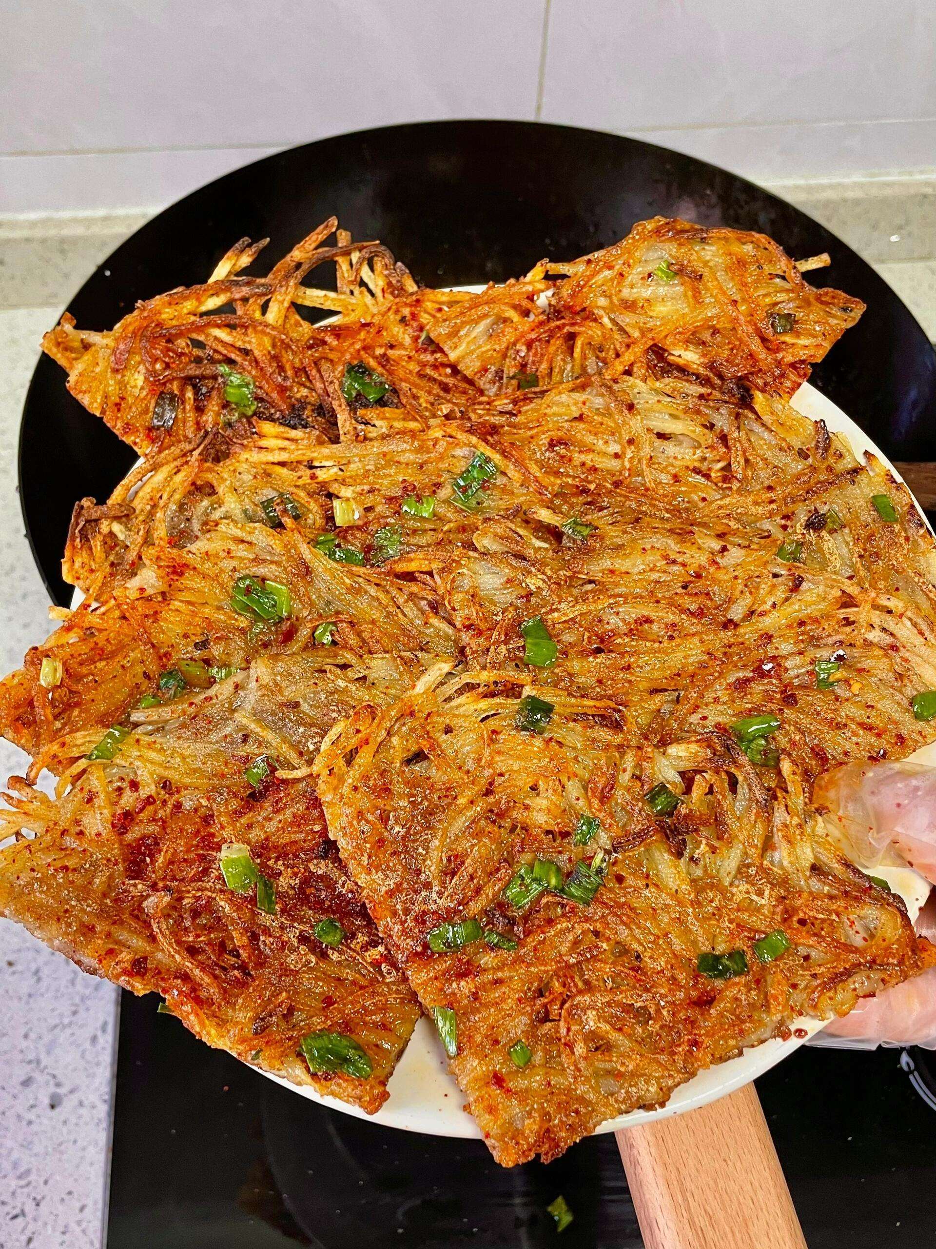 超级简单健康美食,软香酥脆土豆丝饼,太香了,嘎嘎好吃