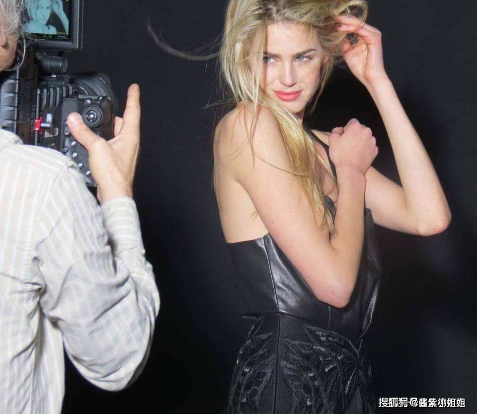 瓦妮莎·海斯勒,极品颜值魔鬼身材!