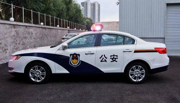 公安警车标贴图片