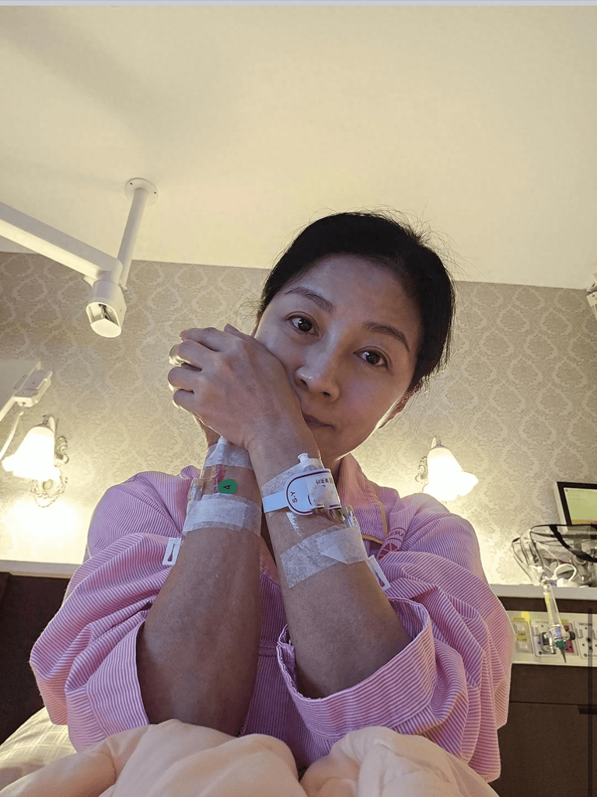 王杰59岁前女友患食道癌,自曝爱喝热汤高粱酒,称一生精彩不后悔