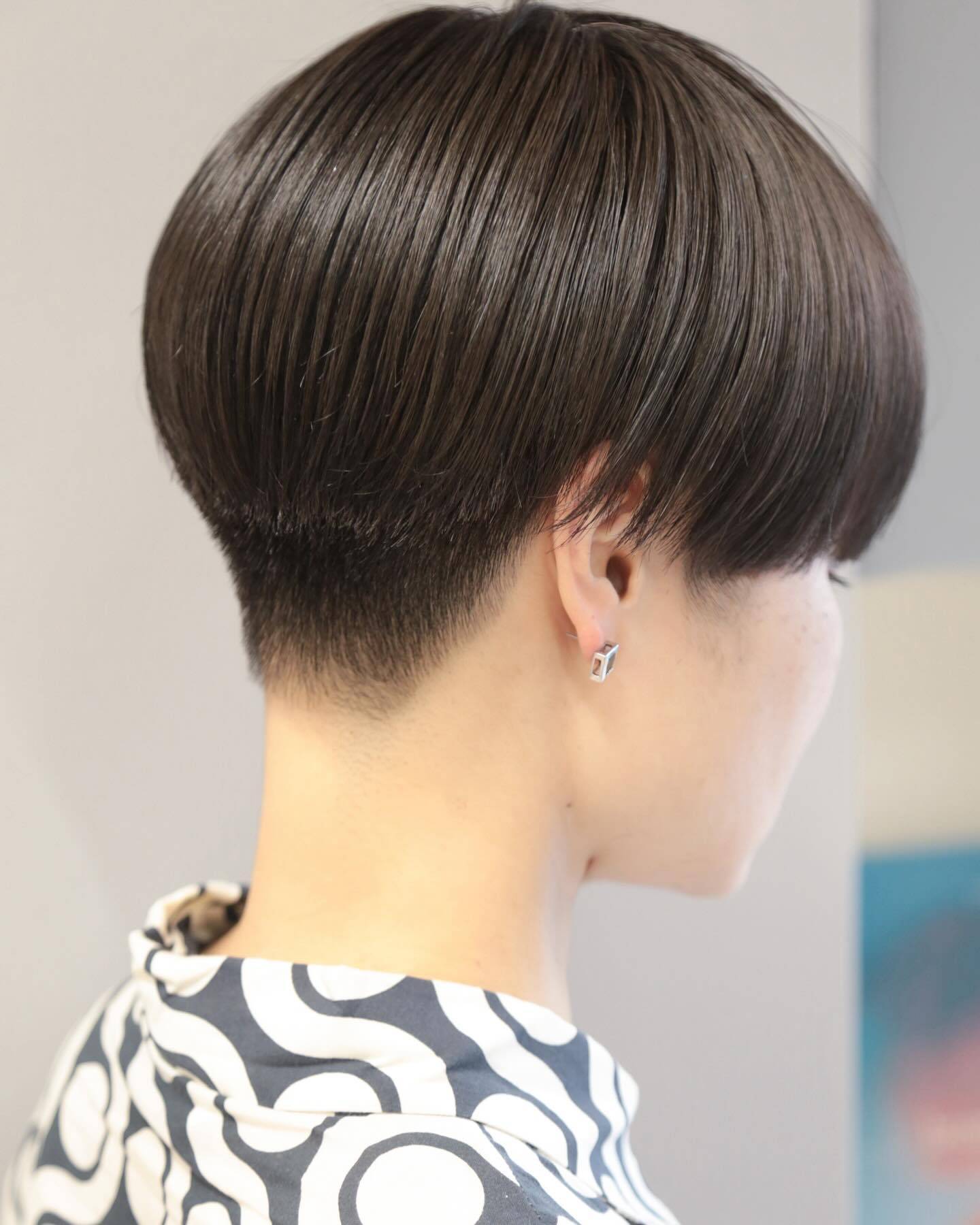 后脖推斜坡短发:时尚与个性的完美结合