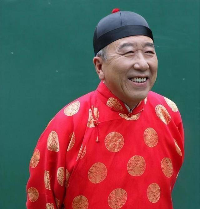 雷恪生:一双儿女四五十岁,宁愿养狗也不想养孩子