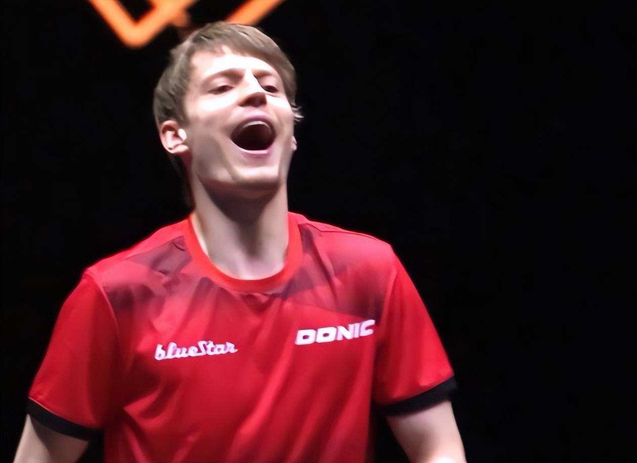 世乒联大满贯:大冷门,王楚钦爆冷出局,男单世界第一再成笑话