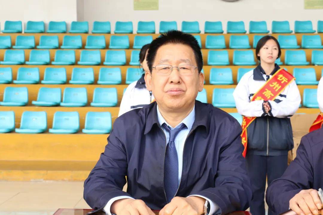 副书记王金喜主持大会忻州一中副校长王新林致闭幕词忻州一中党委书记