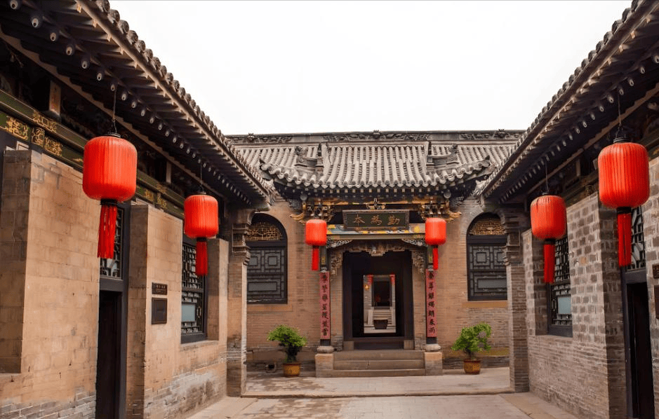 俗话讲:“一户开两门,人财都难存”,其中的“两门”有啥讲究?_民间_大门_我国