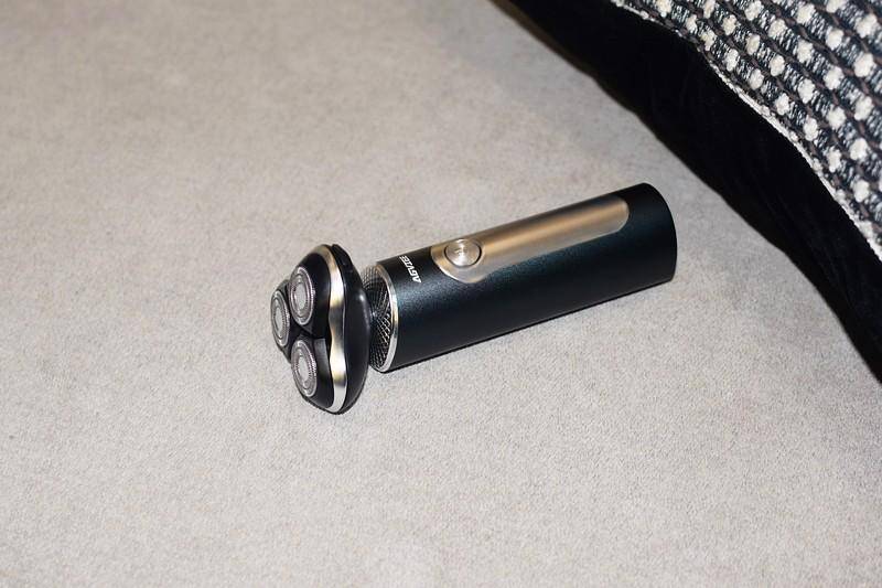 千元级净须又舒适，送给父亲最贴心的礼物，未野MAX剃须刀测评