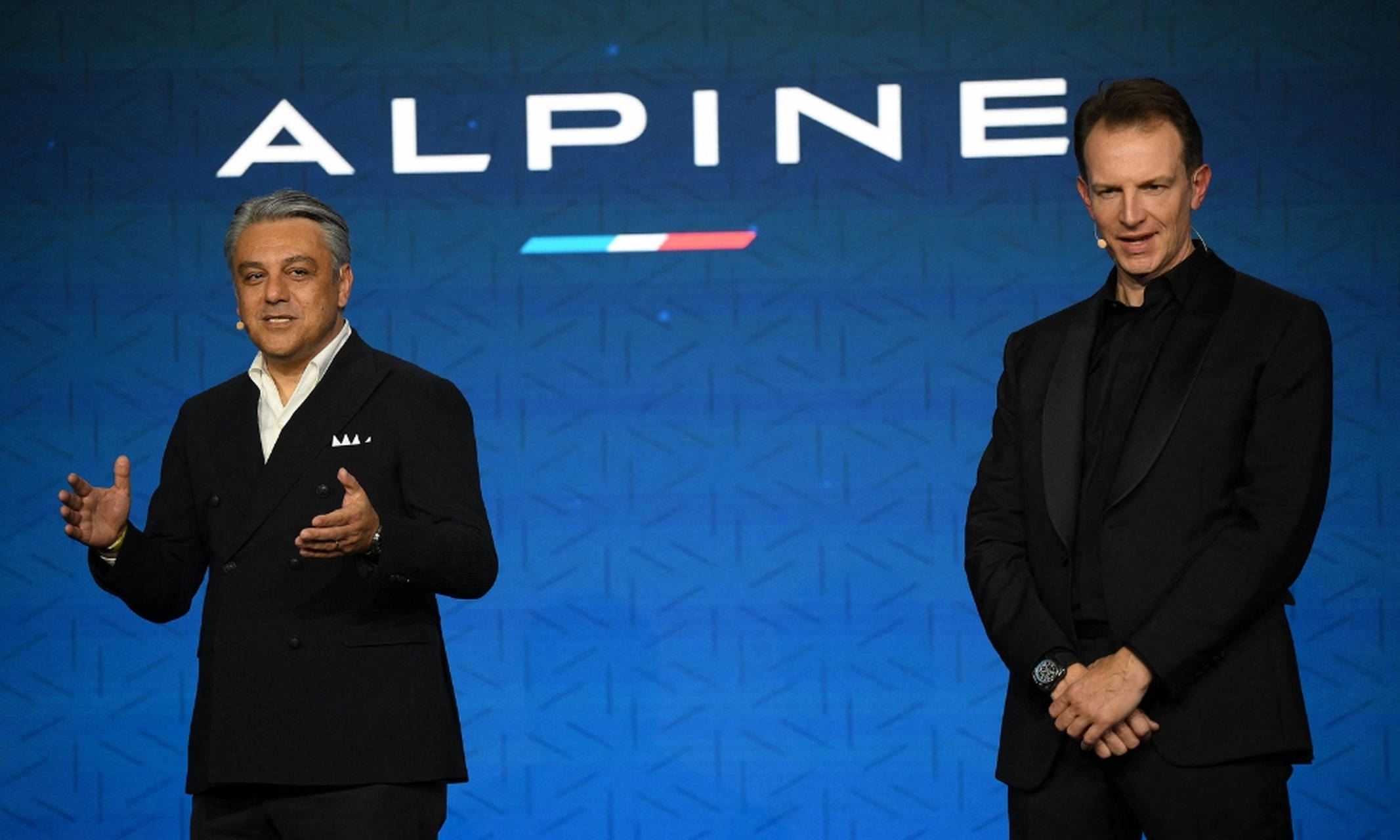 f1新风向:alpine弃雷诺引擎,梅赛德斯培养新星!