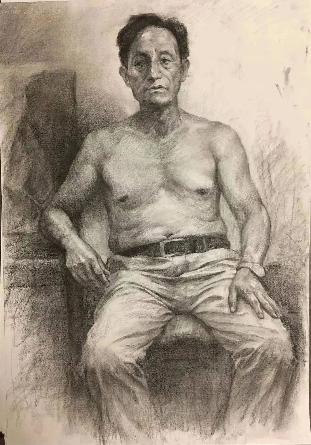 美术生必看!国央清三校全身像素描作品欣赏