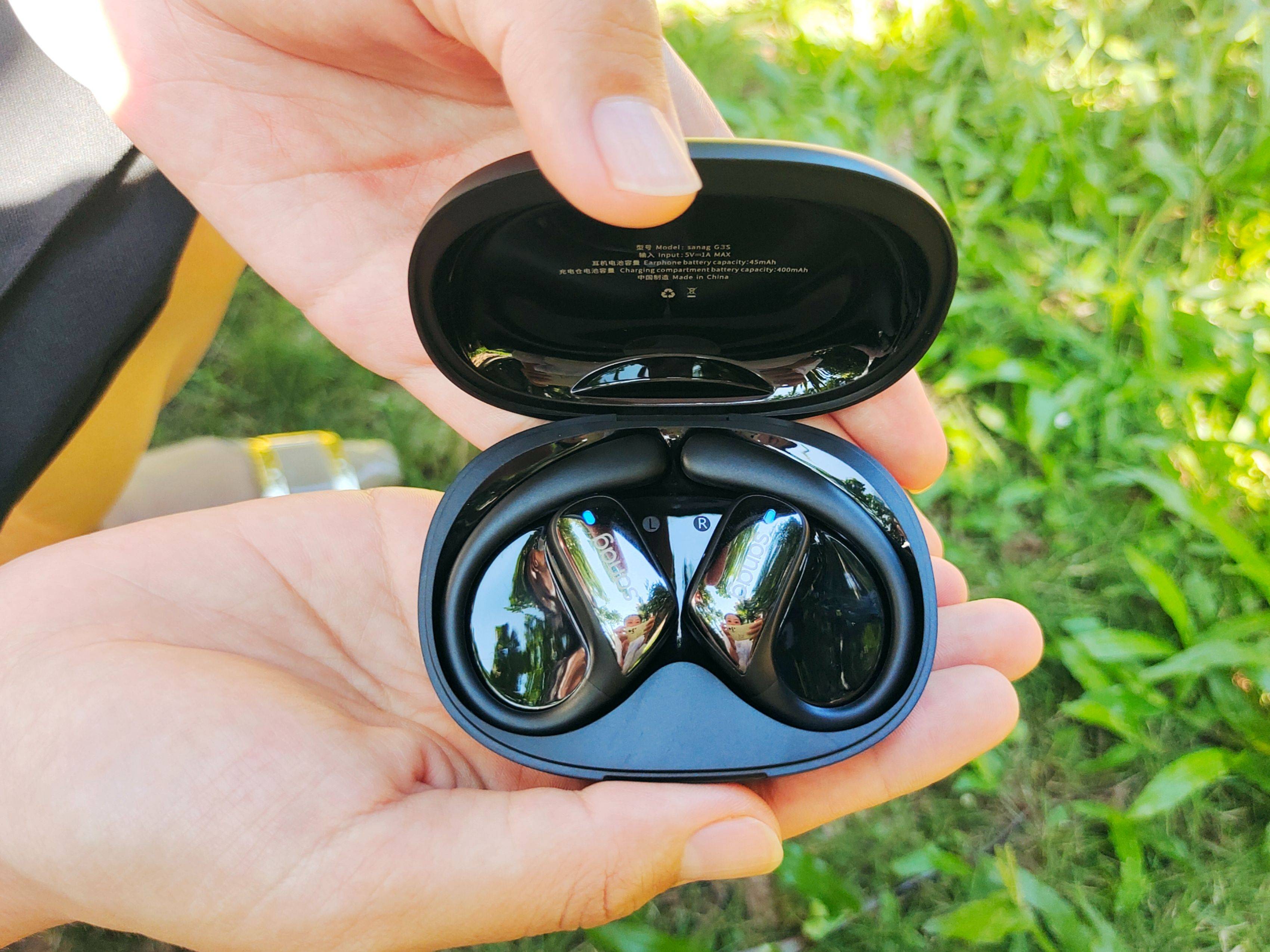 塞那G3s挂耳耳机，轻薄如云，更适合女孩子使用