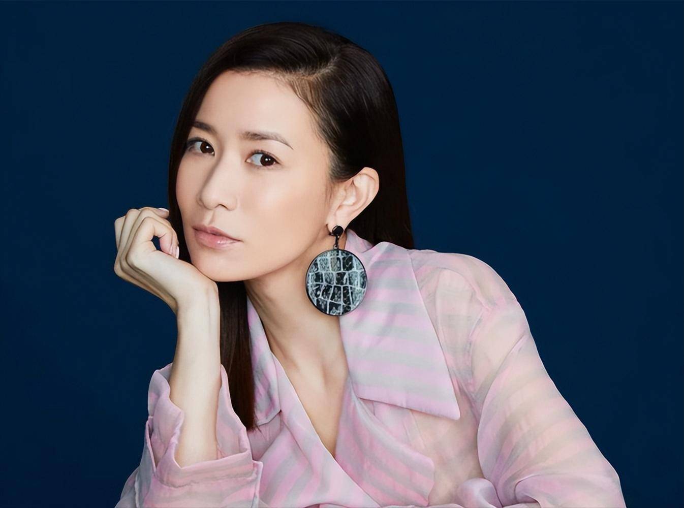 佘诗曼越来越火,他却籍籍无名只能靠演烂片养娃_陈浩民_演技_背台词