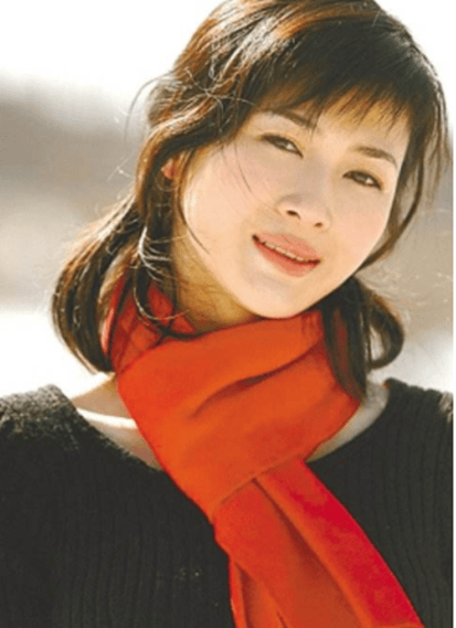 与前妻赖丹丹离婚之后,他如愿抱得美人归,却不想与童蕾结婚不到3年,就