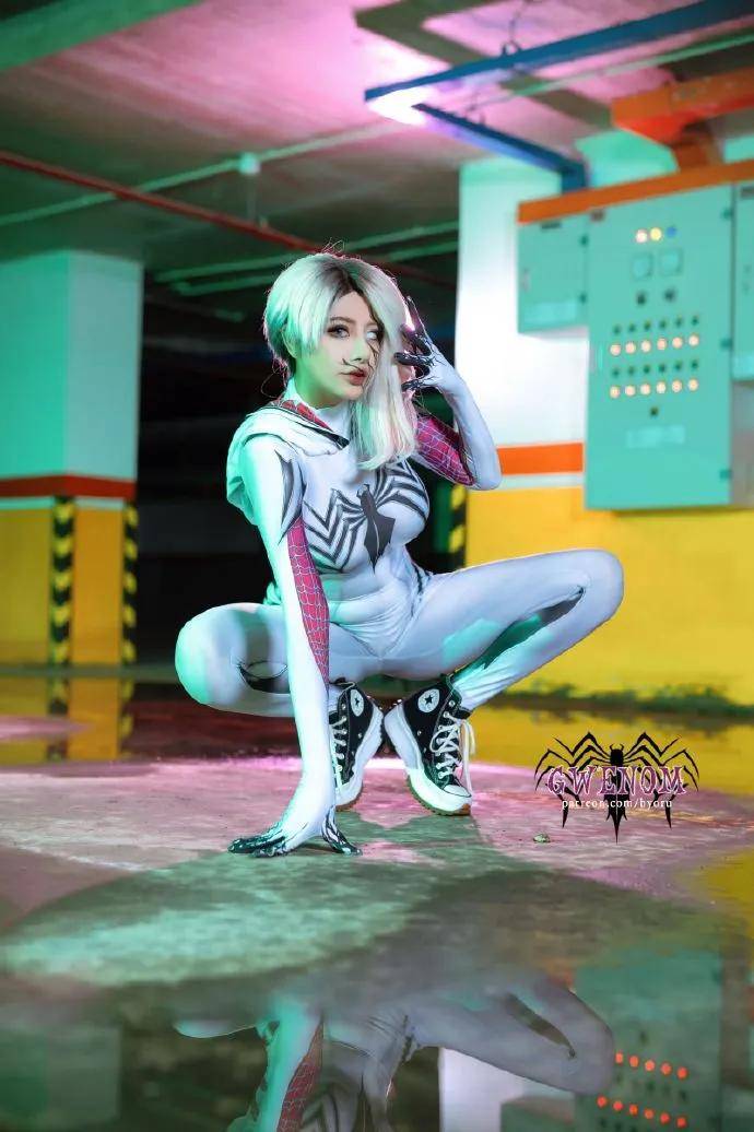 毒液cos还能这么玩?byoru冷艳性感,引爆眼球!