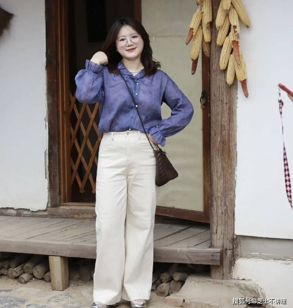 看了140斤微胖博主的穿搭我悟了:衣穿合身,裙裤宽松,才真优雅