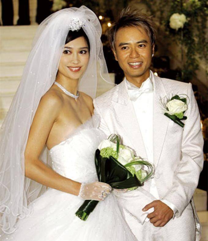 李克勤宠妻30年,不允许老婆抛头露面,直言让老婆安心当少奶奶!